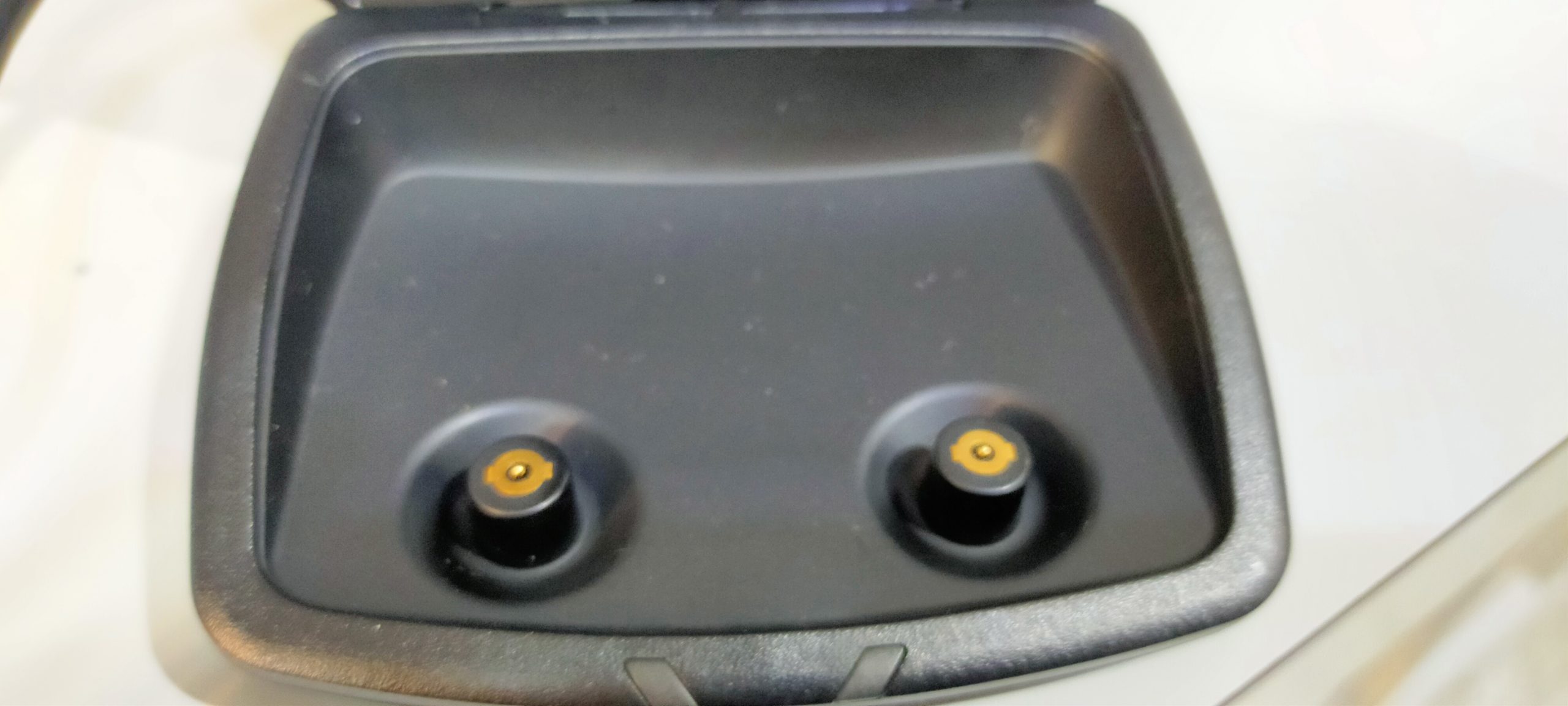 補聴器充電ケース